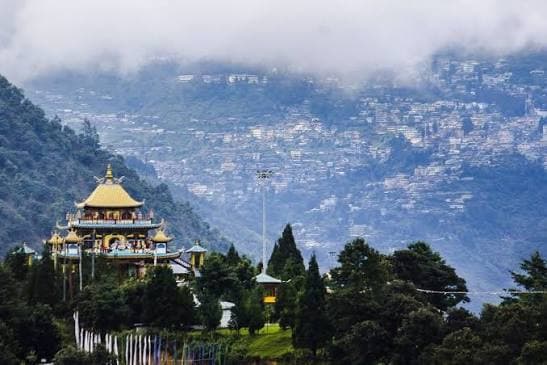 Scenic Bomdila Highlands viewpoint with panoramic views of Himalayan peaks and apple orchards in Arunachal Pradesh